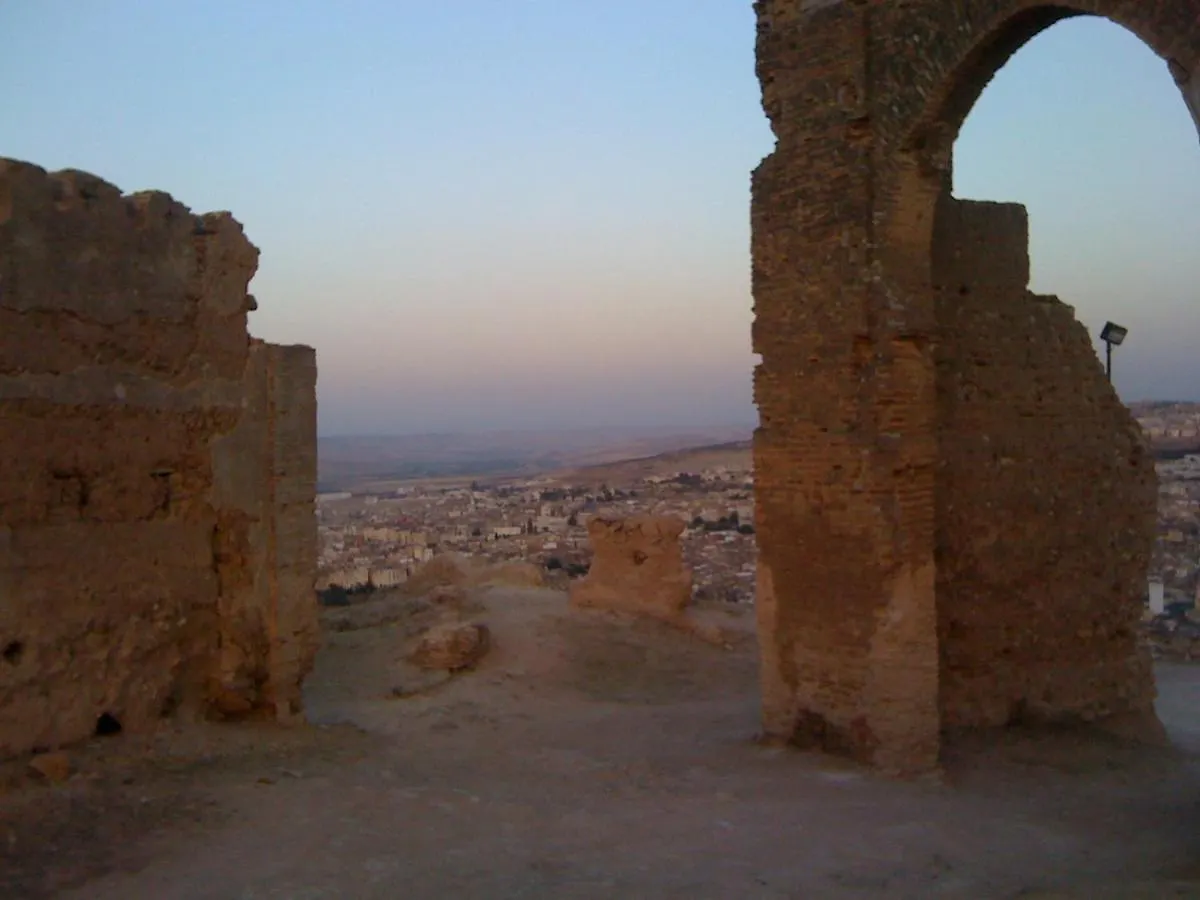 Riad Layalina Fes 7 Chambres & 18 Personnes Piscine, Parking, Vue & Wifi Au Pied Medina Marocco