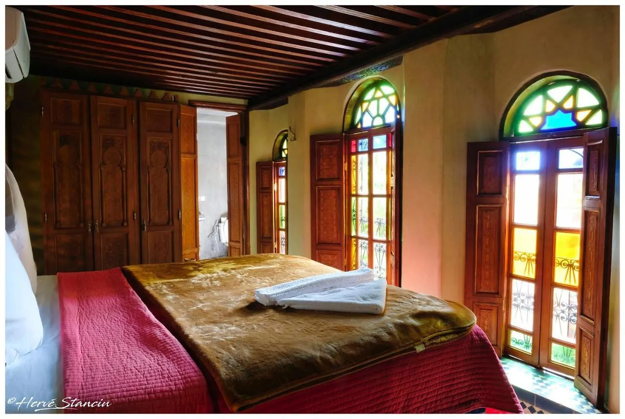 Riad Layalina Fes 7 Chambres & 18 Personnes Piscine, Parking, Vue & Wifi Au Pied Medina 0*,