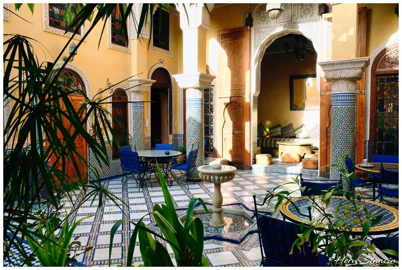 Riad Layalina Fes 7 Chambres & 18 Personnes Piscine, Parking, Vue & Wifi Au Pied Medina Marocco