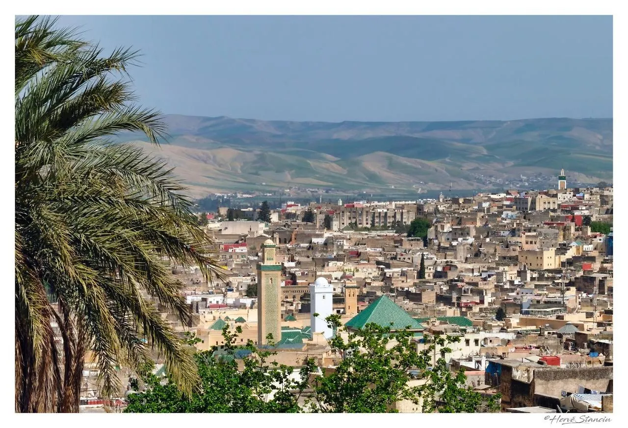 Riad Layalina Fes 7 Chambres & 18 Personnes Piscine, Parking, Vue & Wifi Au Pied Medina