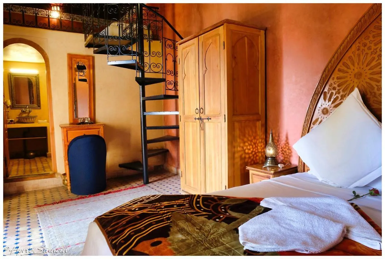 Tatil Evi Riad Layalina Fes 7 Chambres & 18 Personnes Piscine, Parking, Vue & Wifi Au Pied Medina