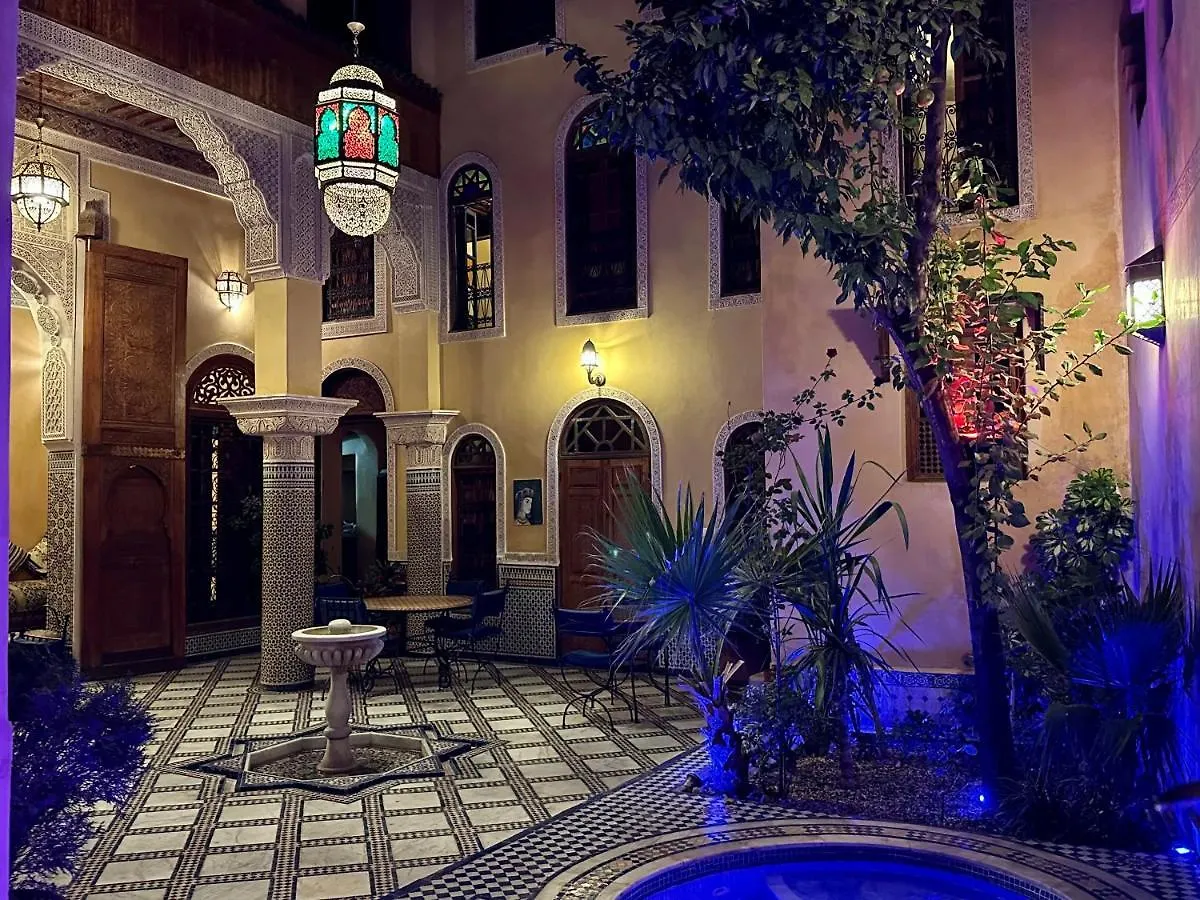 Riad Layalina Fes 7 Chambres & 18 Personnes Piscine, Parking, Vue & Wifi Au Pied Medina Marocco