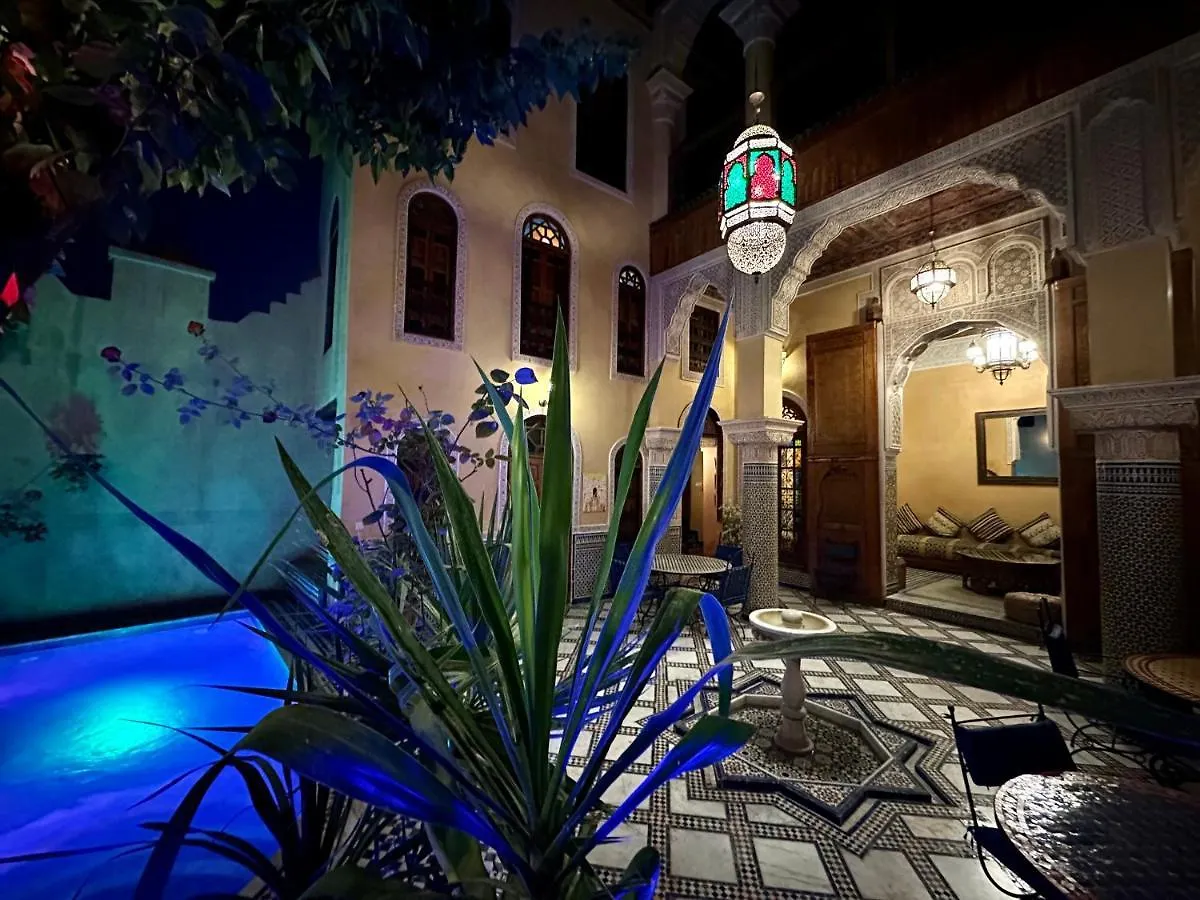 Riad Layalina Fes 7 Chambres & 18 Personnes Piscine, Parking, Vue & Wifi Au Pied Medina 0*,  Marocco