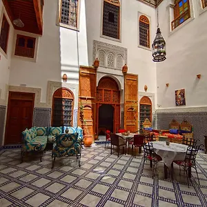 Center Fez